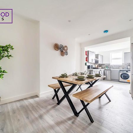 Brand New, 2 Bed 1 Bath, Modern Town Center Apartment, Free Wifi & Netflix By Redwood Stays Aldershot Εξωτερικό φωτογραφία