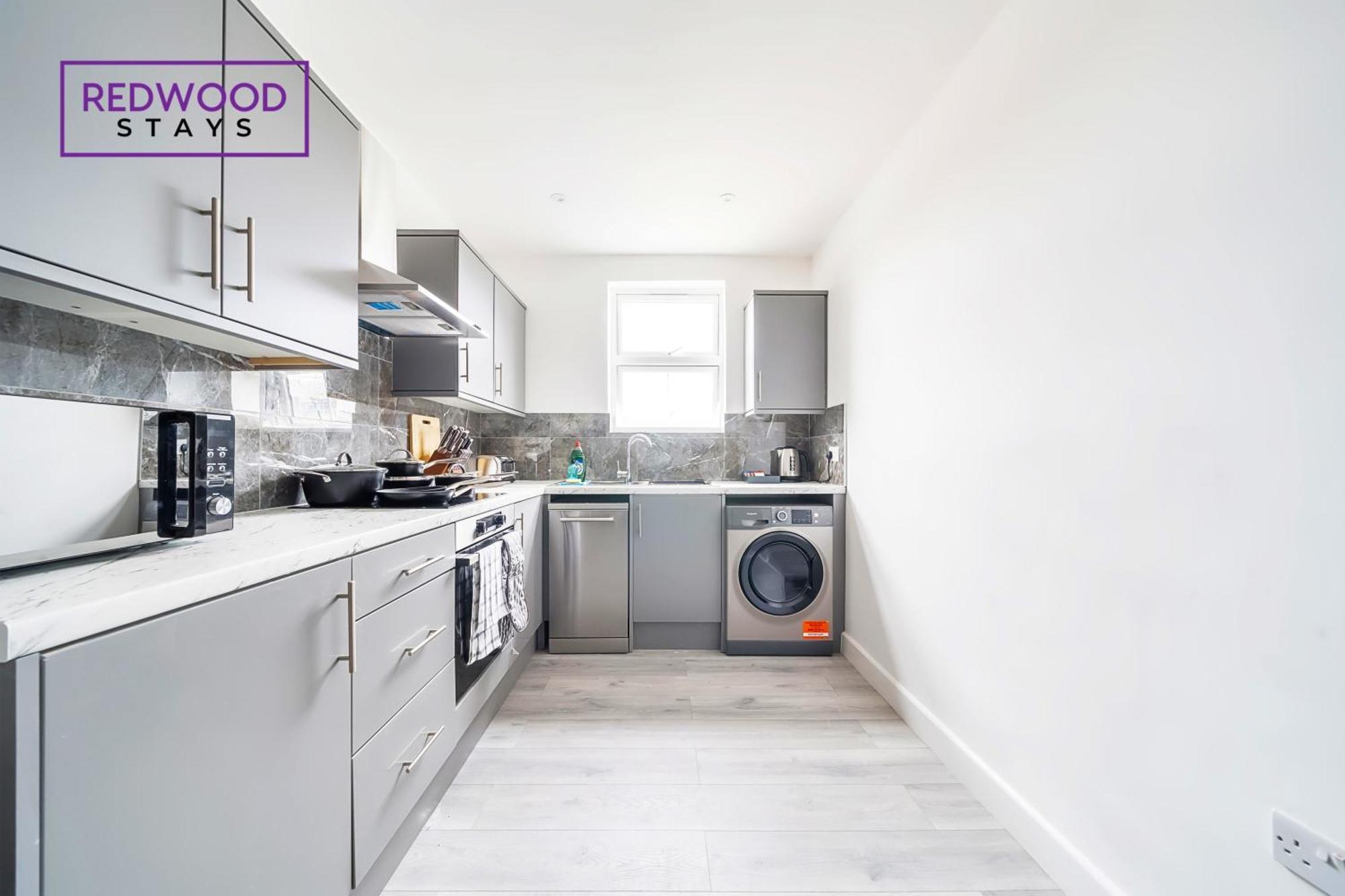 Brand New, 2 Bed 1 Bath, Modern Town Center Apartment, Free Wifi & Netflix By Redwood Stays Aldershot Εξωτερικό φωτογραφία