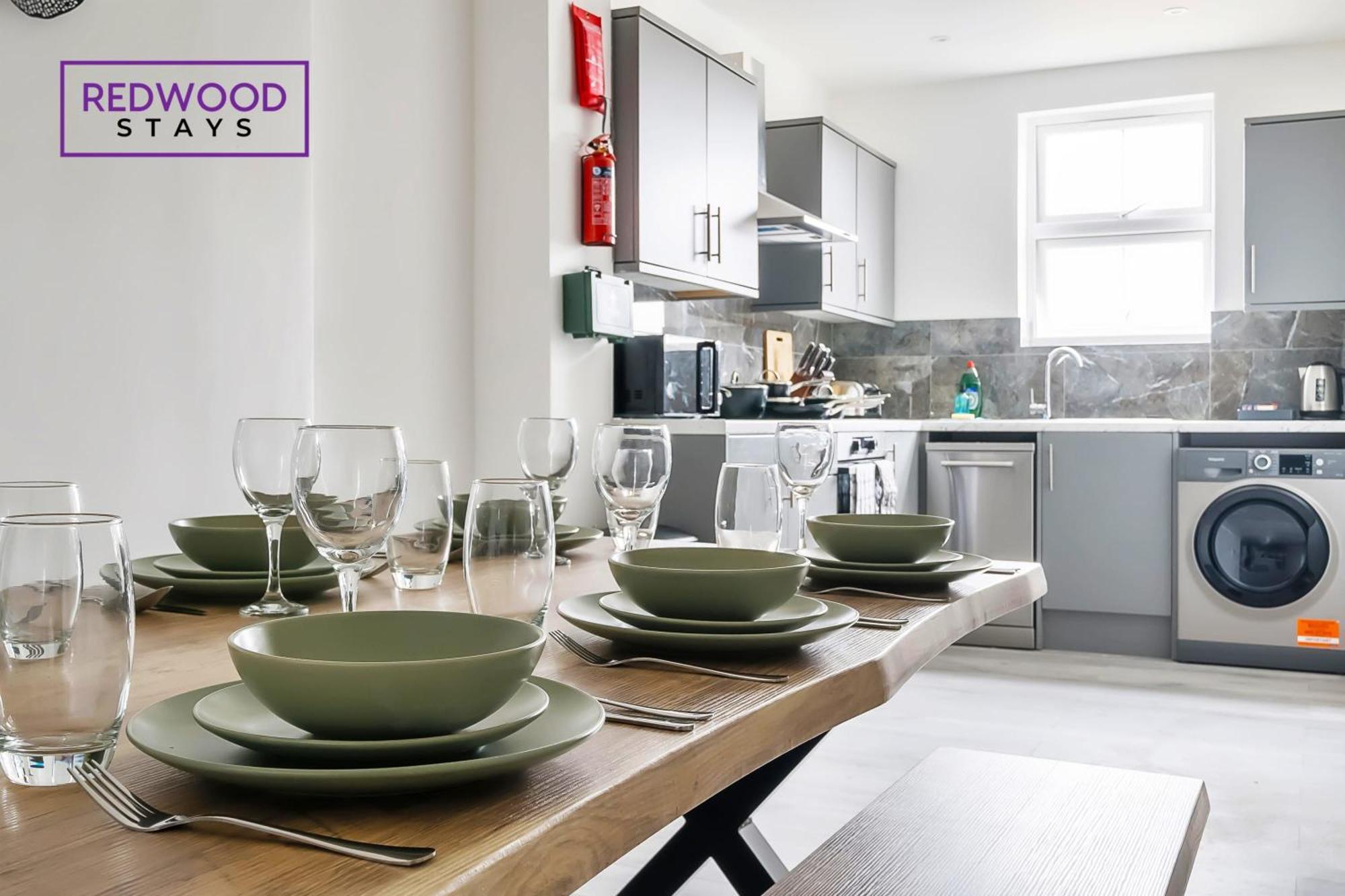 Brand New, 2 Bed 1 Bath, Modern Town Center Apartment, Free Wifi & Netflix By Redwood Stays Aldershot Εξωτερικό φωτογραφία
