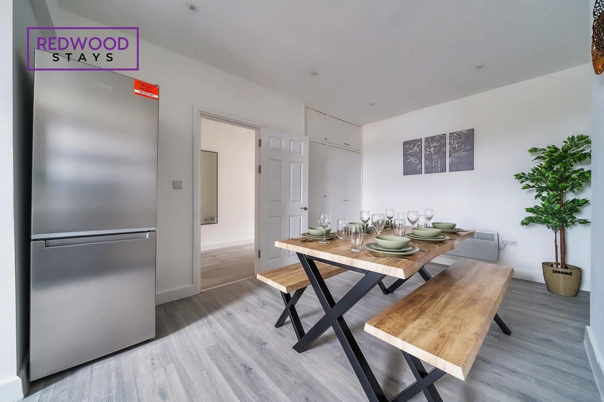 Brand New, 2 Bed 1 Bath, Modern Town Center Apartment, Free Wifi & Netflix By Redwood Stays Aldershot Εξωτερικό φωτογραφία